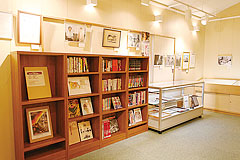 �u�푈�ƕ��a���l����v�R�[�i�[