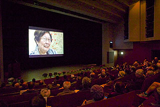 �،��f���E���{����