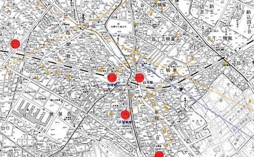 1945�N4����ˋߕӂ̔�Џ󋵁B��P�����ʁi���ʁj�ɐF��ς��ċ敔�S�̂�n�}���B