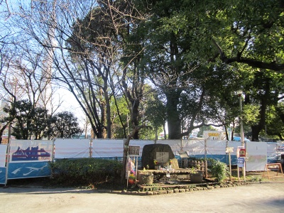 �䓌�悪1986�N�Ɍ����������⋴�����Ƃ̈ԗ��B2012�N�Ί݂ɓ����X�J�C�c���[���������c�������ӂ͊ό��J���ŗh�ꓮ���B�i�B�e �R�{�B�l2013.1.10�j