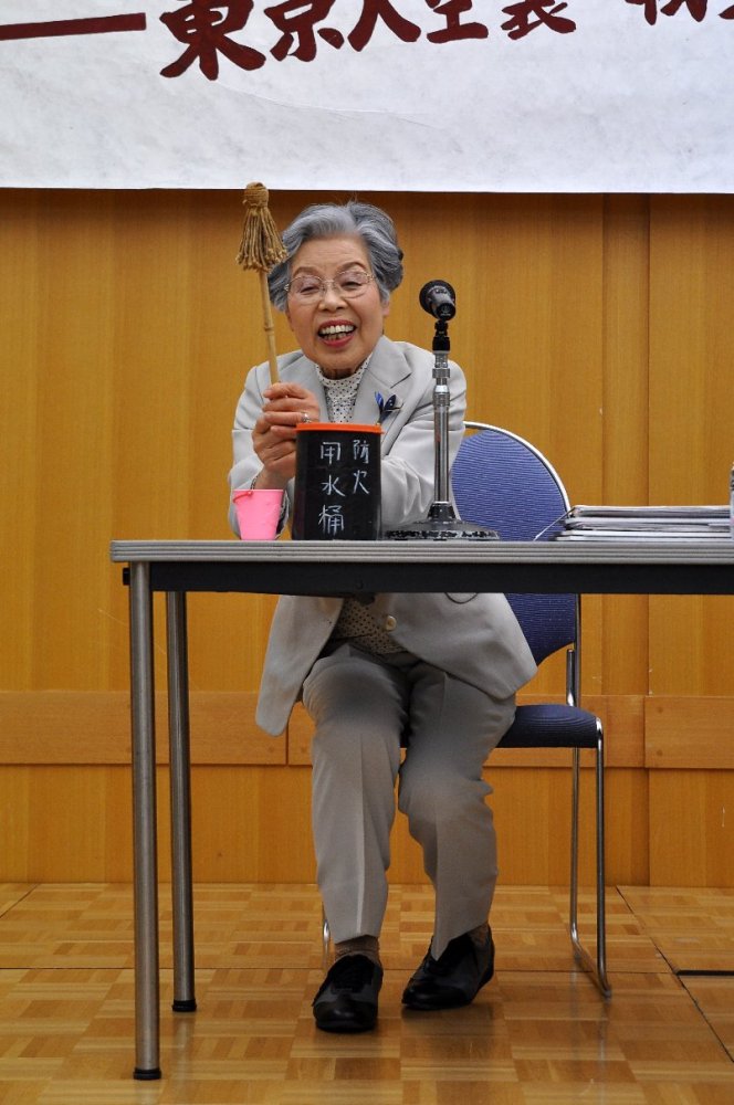 �����r�q����(1)