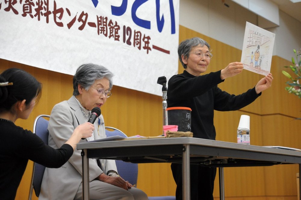 �����r�q����(2)