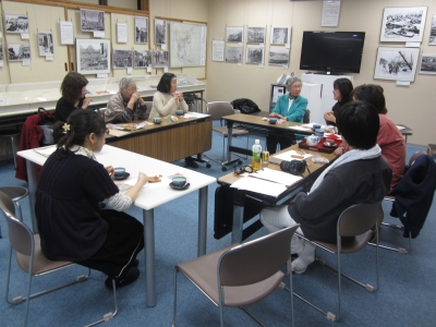 �L�u�Q���Ō��C�̐U��Ԃ�